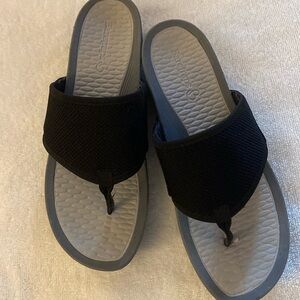 Bare Traps sandals size 9- only worn a couple times! So comfortable!
